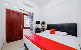 Reddoorz Syariah Near Ums Solo - Rso Soeharso